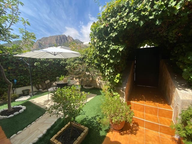 Chalet de 3 habitaciones en Polop en venta con piscina - 466.000 € (Ref: 8865998)