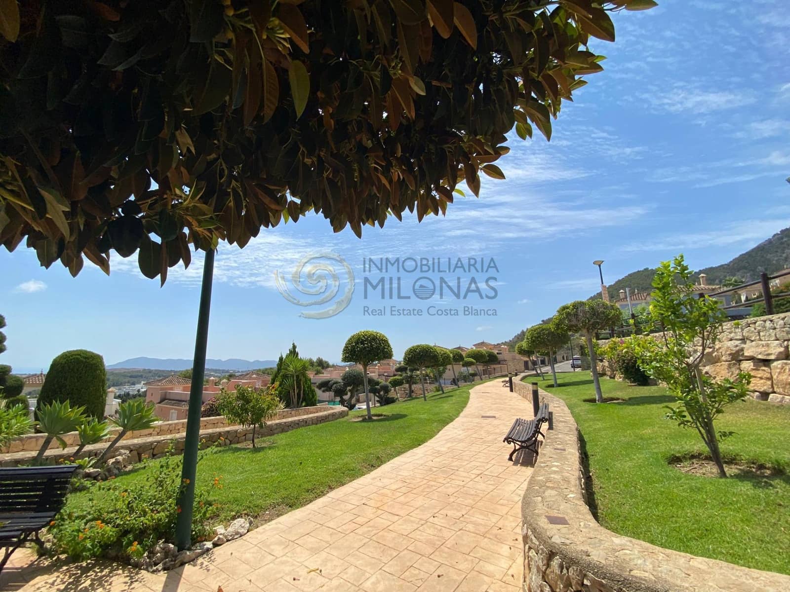 3 bedroom Villa for sale in Polop with pool - € 466,000 (Ref: 8865998)