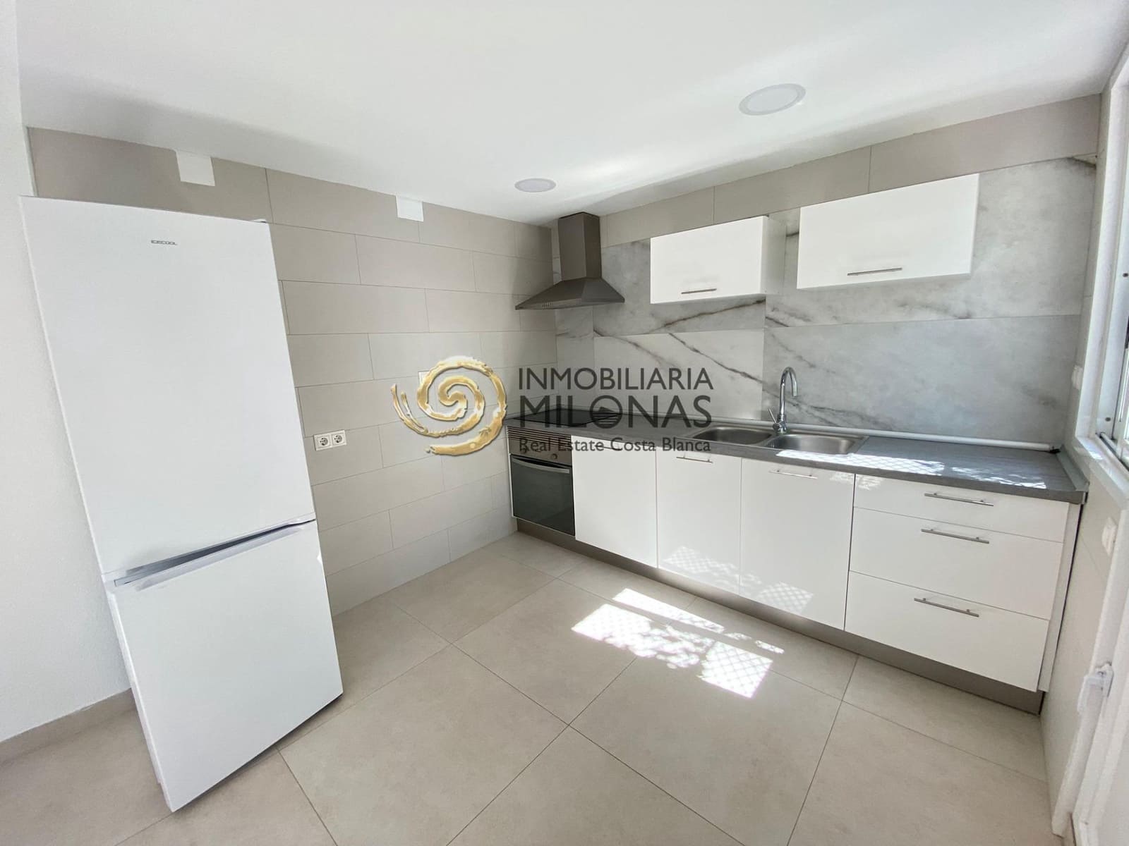 3 bedroom Townhouse for rent in Benidorm with garage - € 1,800 (Ref: 9062451)