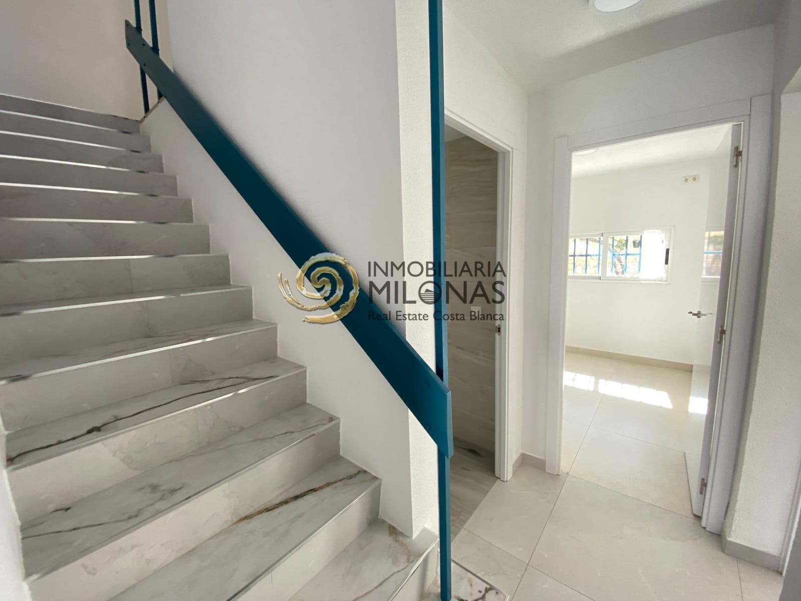 3 bedroom Townhouse for rent in Benidorm with garage - € 1,800 (Ref: 9062451)