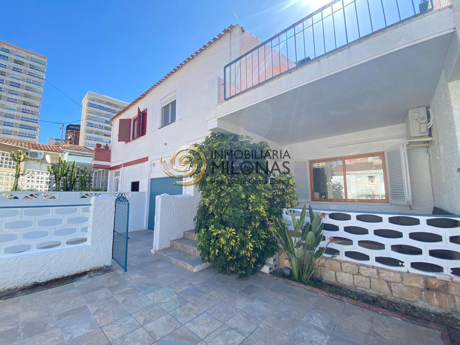 3 bedroom Townhouse for rent in Benidorm with garage - € 1,800 (Ref: 9062451)