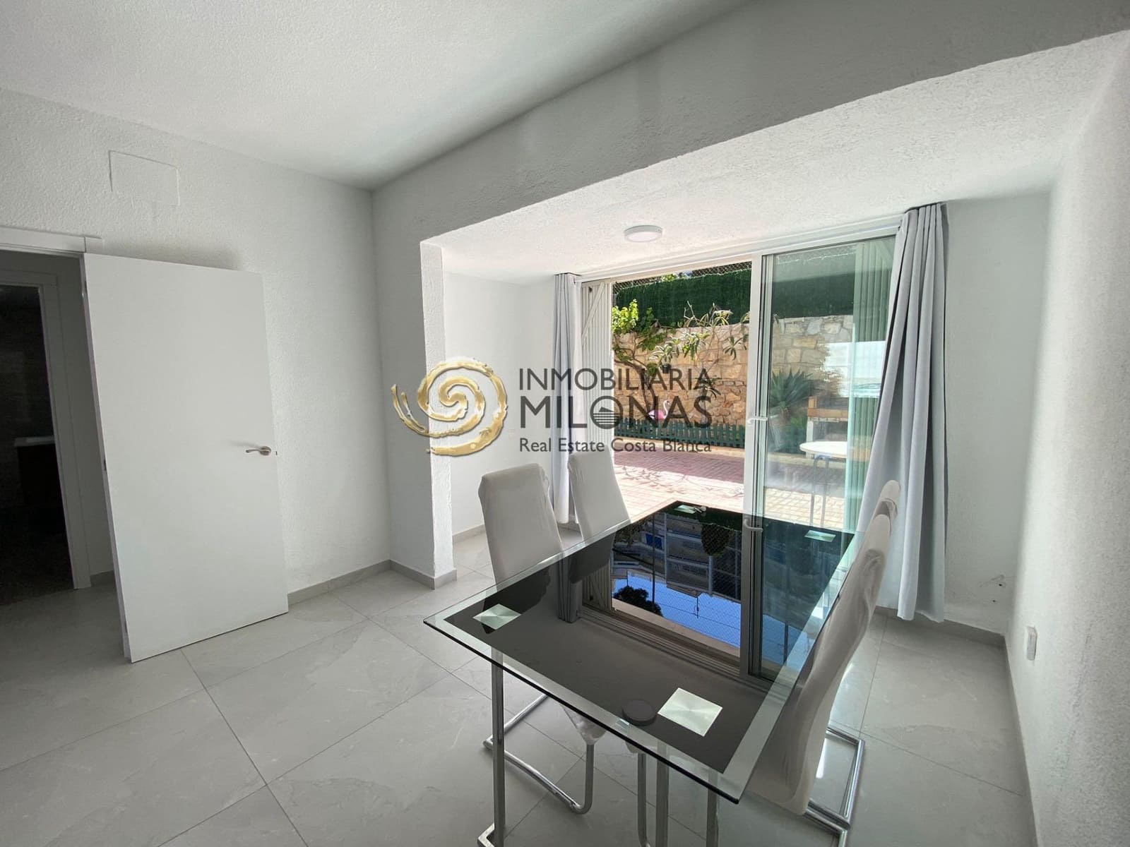 3 bedroom Townhouse for rent in Benidorm with garage - € 1,800 (Ref: 9062451)