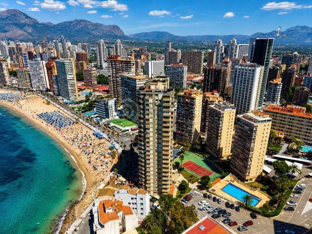 1 Zimmer Wohnung zu verkaufen in Benidorm mit Pool - 296.990 € (Ref: 9285303)
