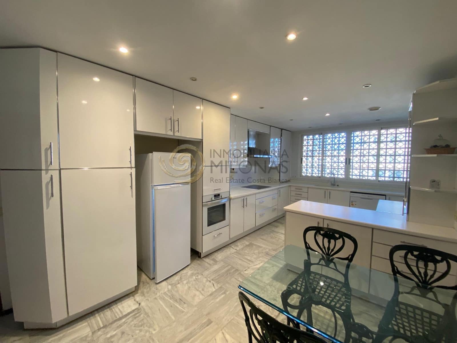 4 makuuhuone Asunto vuokrattavana paikassa Benidorm mukana uima-altaan - 2 000 € (Ref: 9308602)