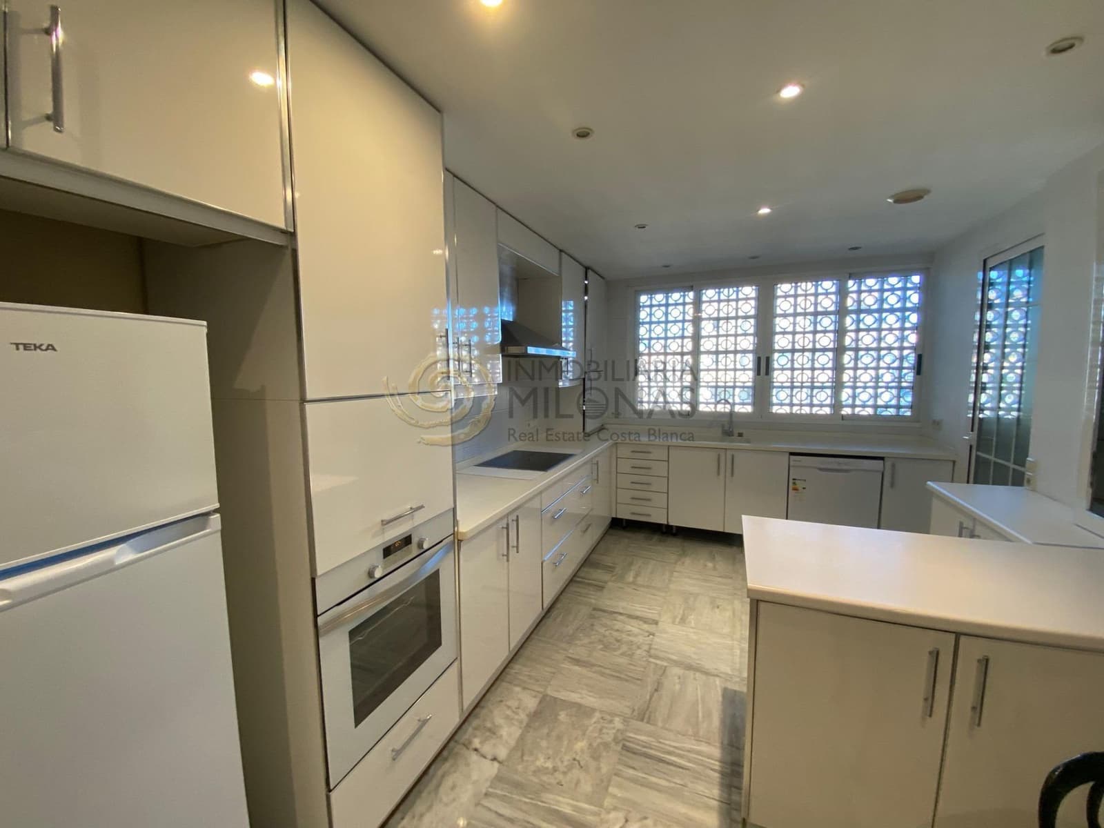 4 makuuhuone Asunto vuokrattavana paikassa Benidorm mukana uima-altaan - 2 000 € (Ref: 9308602)