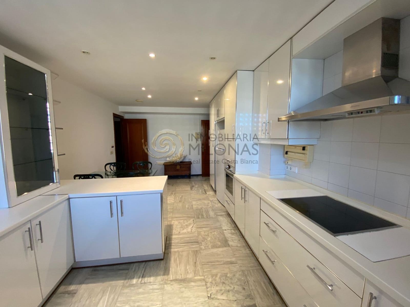 4 makuuhuone Asunto vuokrattavana paikassa Benidorm mukana uima-altaan - 2 000 € (Ref: 9308602)