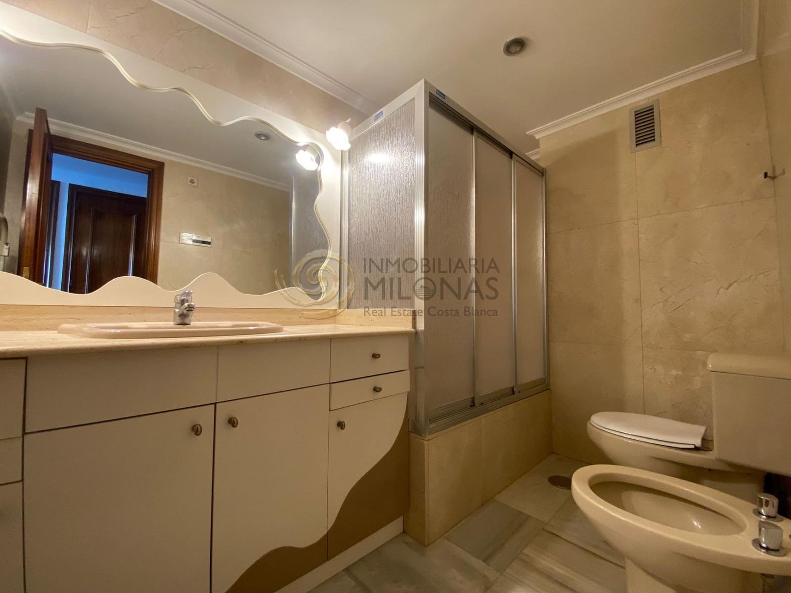 4 makuuhuone Asunto vuokrattavana paikassa Benidorm mukana uima-altaan - 2 000 € (Ref: 9308602)