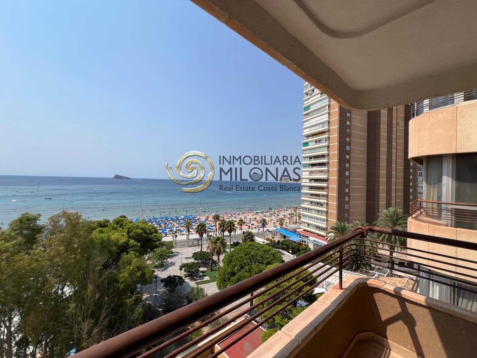 3 bedroom Flat for sale in Benidorm with pool - € 500,000 (Ref: 9341293)