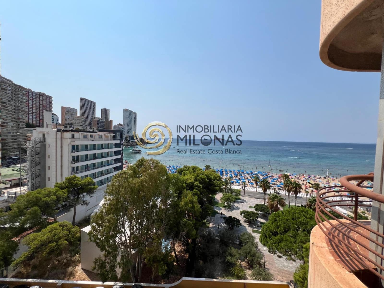 3 bedroom Flat for sale in Benidorm with pool - € 500,000 (Ref: 9341293)