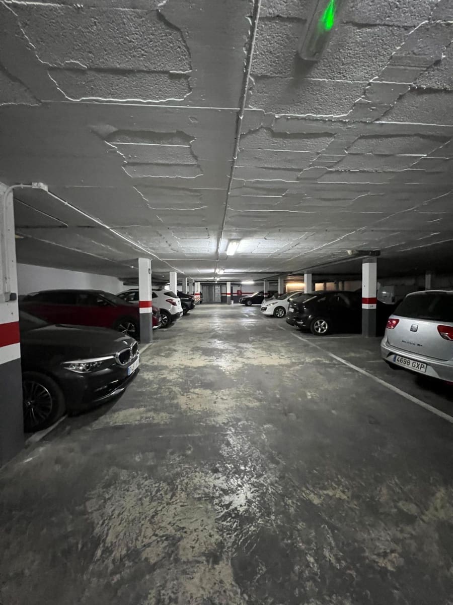 1 makuuhuone Asunto myytävänä paikassa Benidorm mukana uima-altaan 
autotalli - 229 900 € (Ref: 9341294)