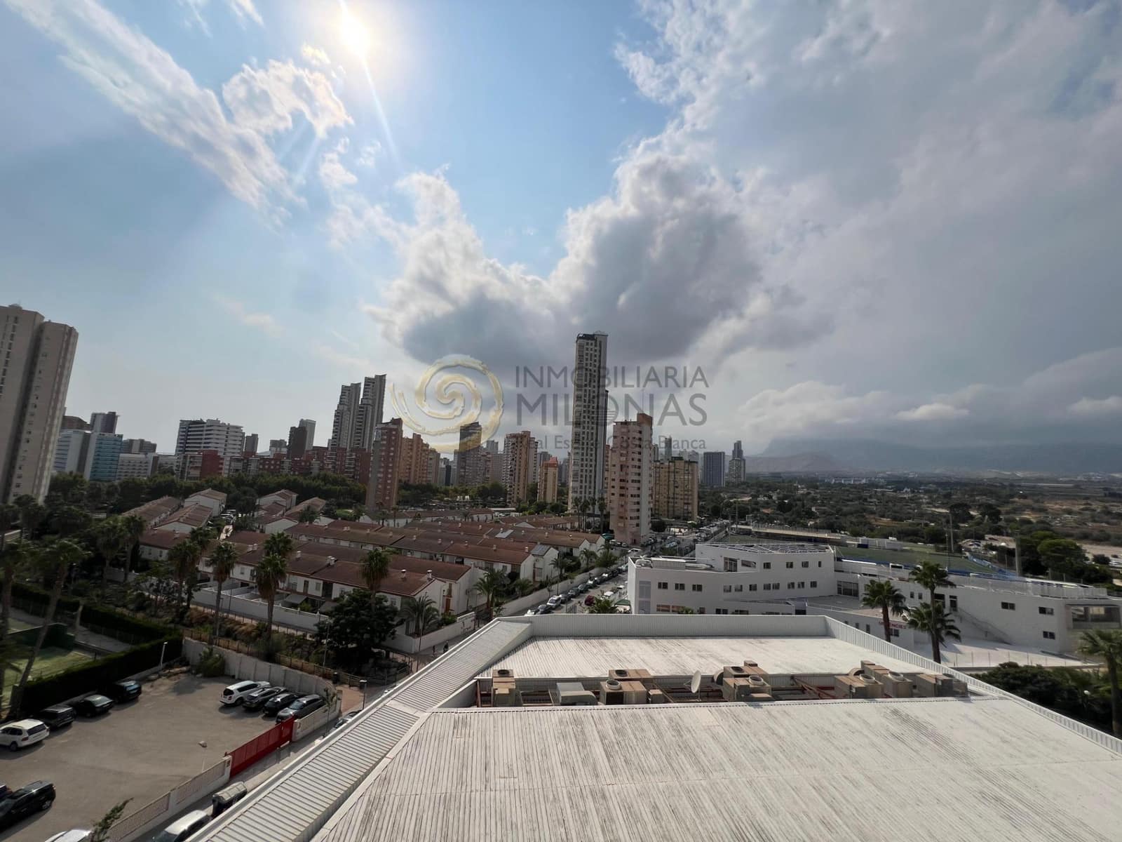 1 makuuhuone Asunto myytävänä paikassa Benidorm mukana uima-altaan 
autotalli - 229 900 € (Ref: 9341294)