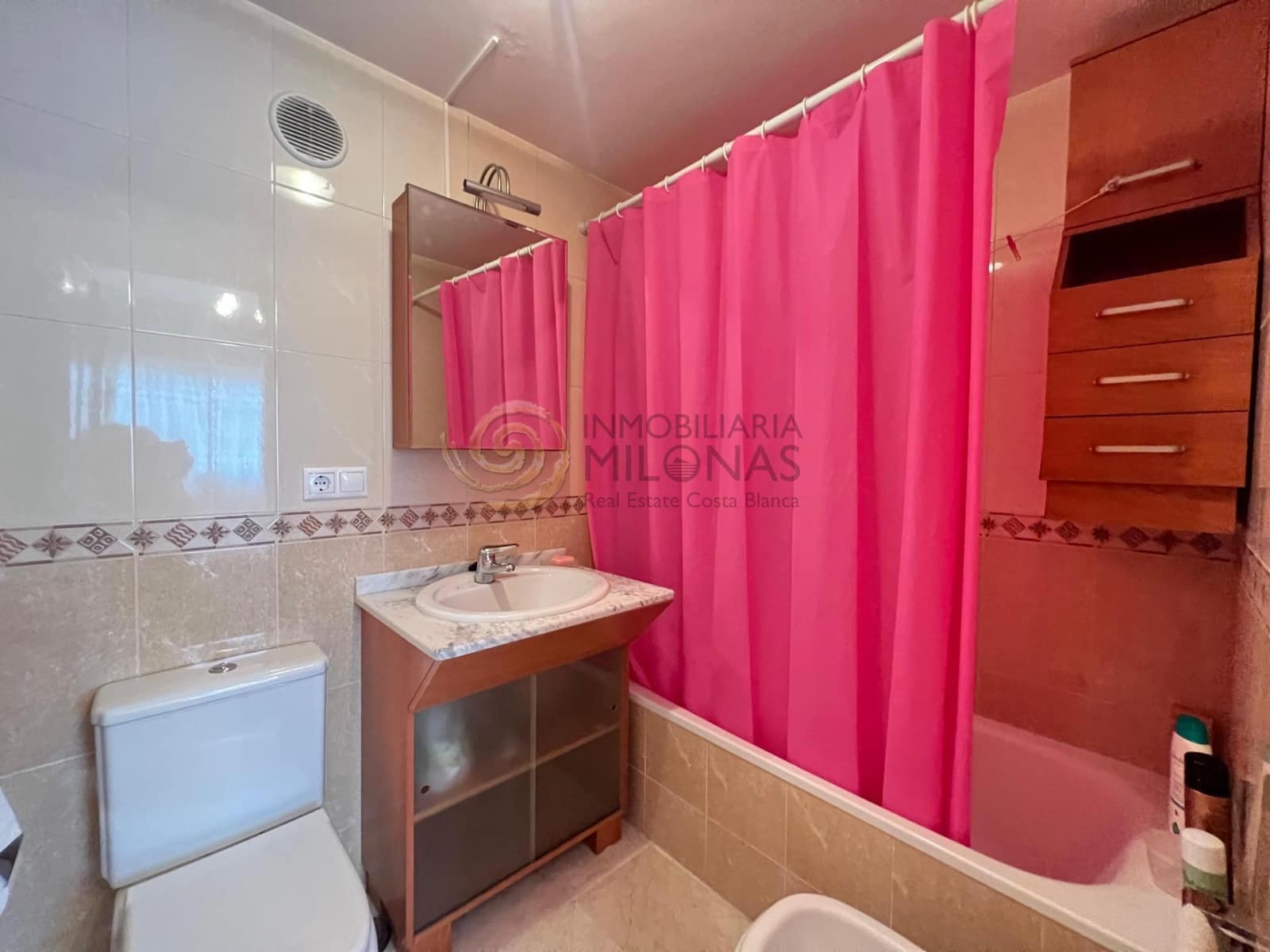 1 makuuhuone Asunto myytävänä paikassa Benidorm mukana uima-altaan 
autotalli - 229 900 € (Ref: 9341294)