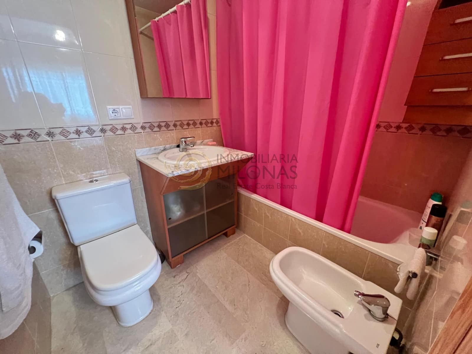 1 makuuhuone Asunto myytävänä paikassa Benidorm mukana uima-altaan 
autotalli - 229 900 € (Ref: 9341294)