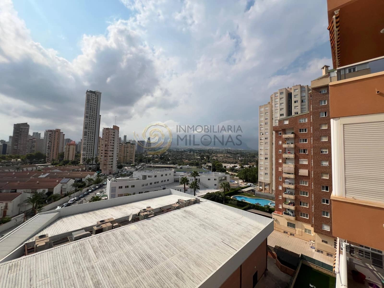 1 makuuhuone Asunto myytävänä paikassa Benidorm mukana uima-altaan 
autotalli - 229 900 € (Ref: 9341294)