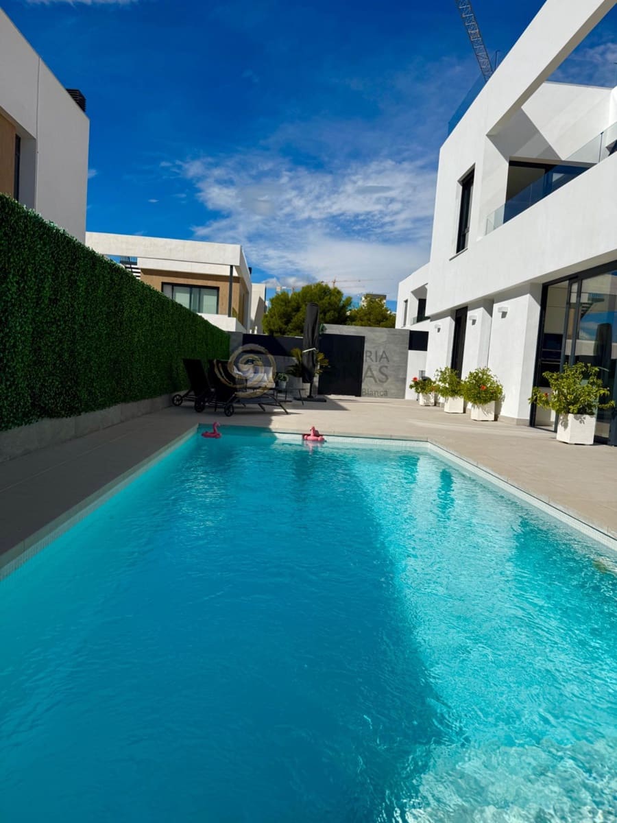 3 bedroom Villa for sale in Finestrat with pool garage - € 799,000 (Ref: 9341297)