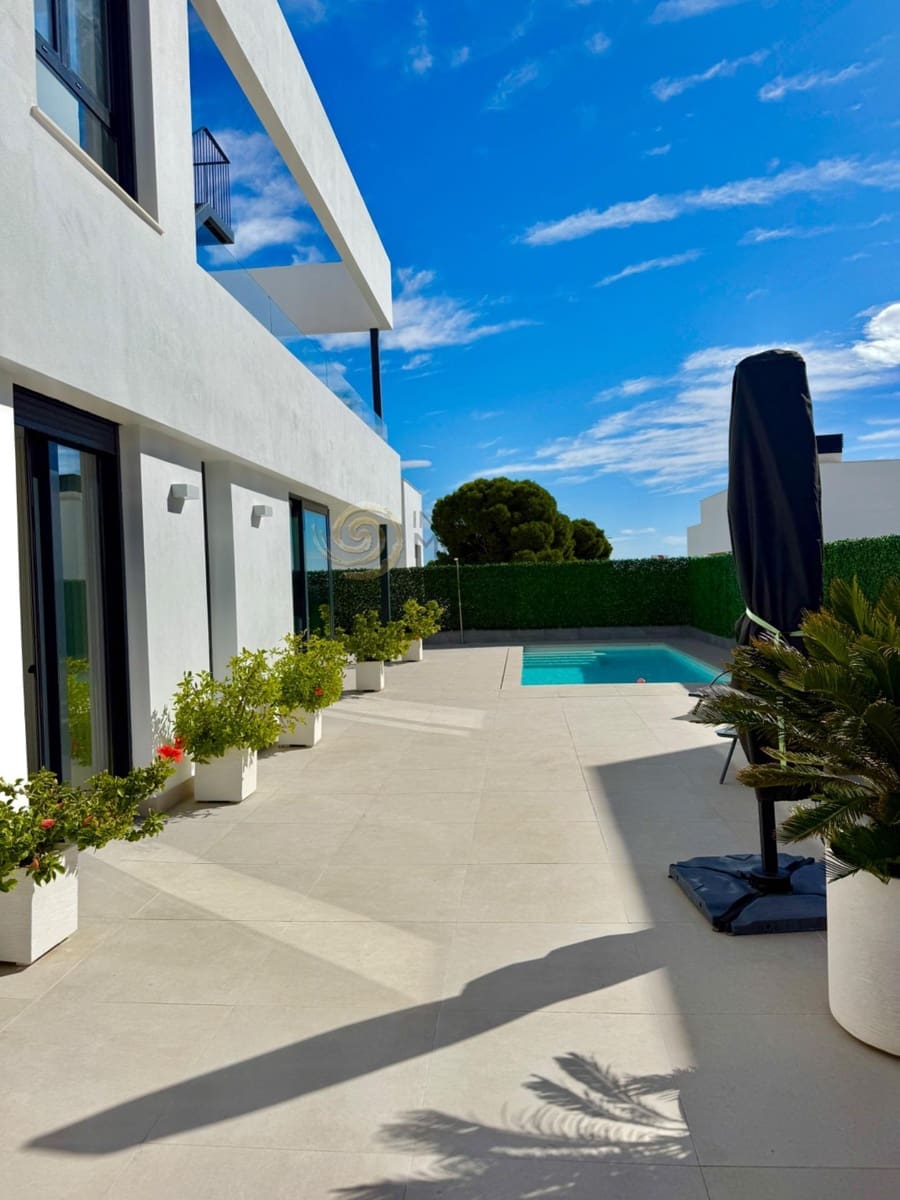 3 bedroom Villa for sale in Finestrat with pool garage - € 799,000 (Ref: 9341297)