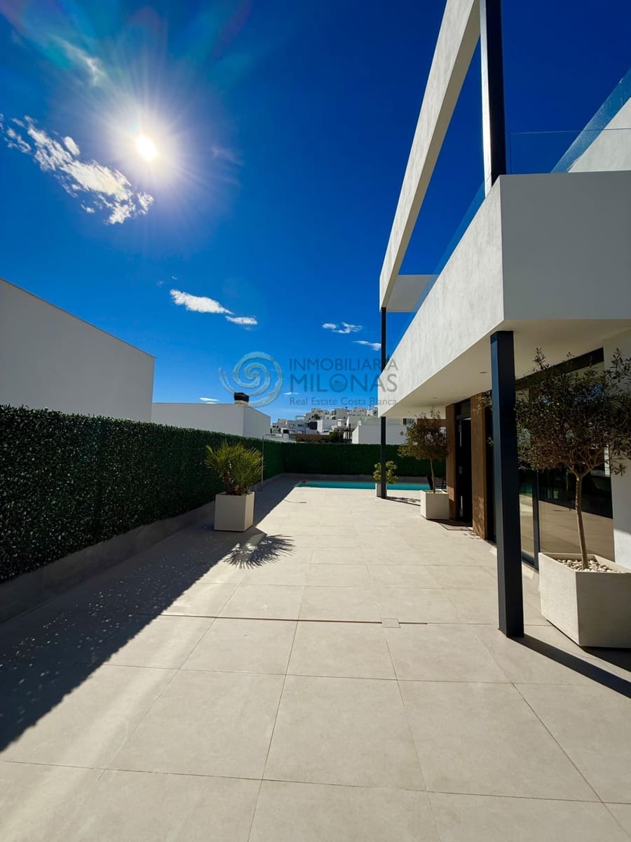 3 bedroom Villa for sale in Finestrat with pool garage - € 799,000 (Ref: 9341297)