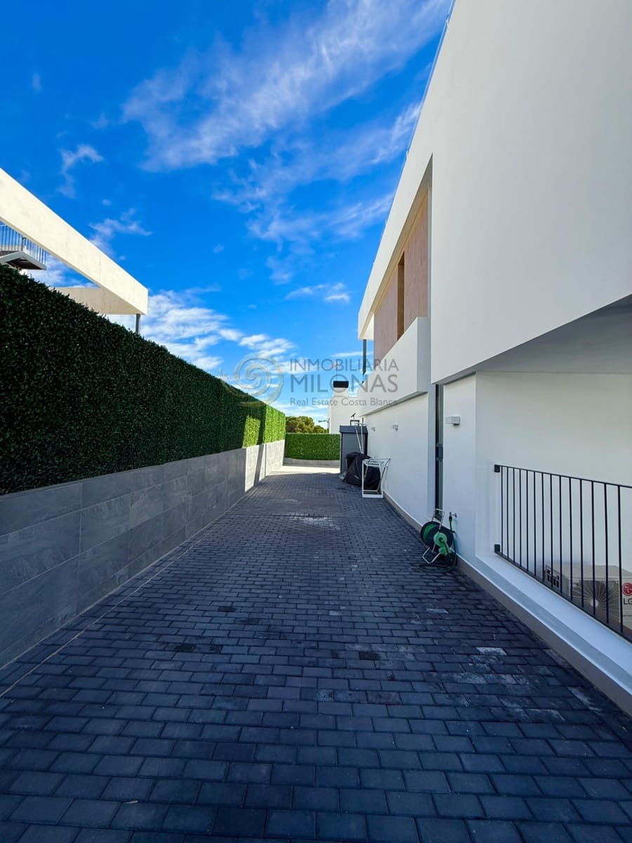 3 bedroom Villa for sale in Finestrat with pool garage - € 799,000 (Ref: 9341297)