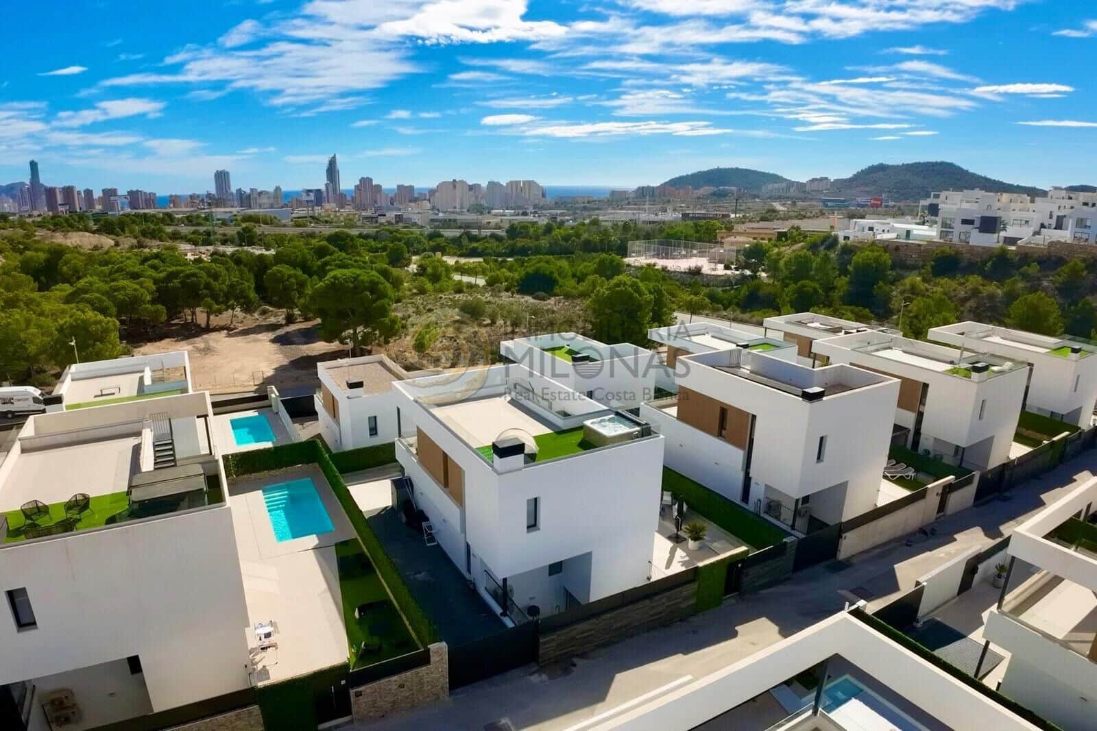 3 bedroom Villa for sale in Finestrat with pool garage - € 799,000 (Ref: 9341297)