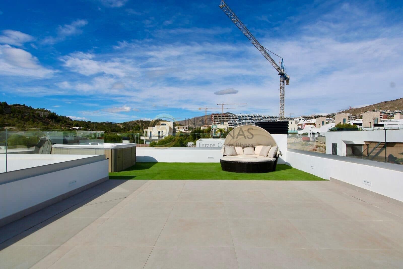 3 bedroom Villa for sale in Finestrat with pool garage - € 799,000 (Ref: 9341297)