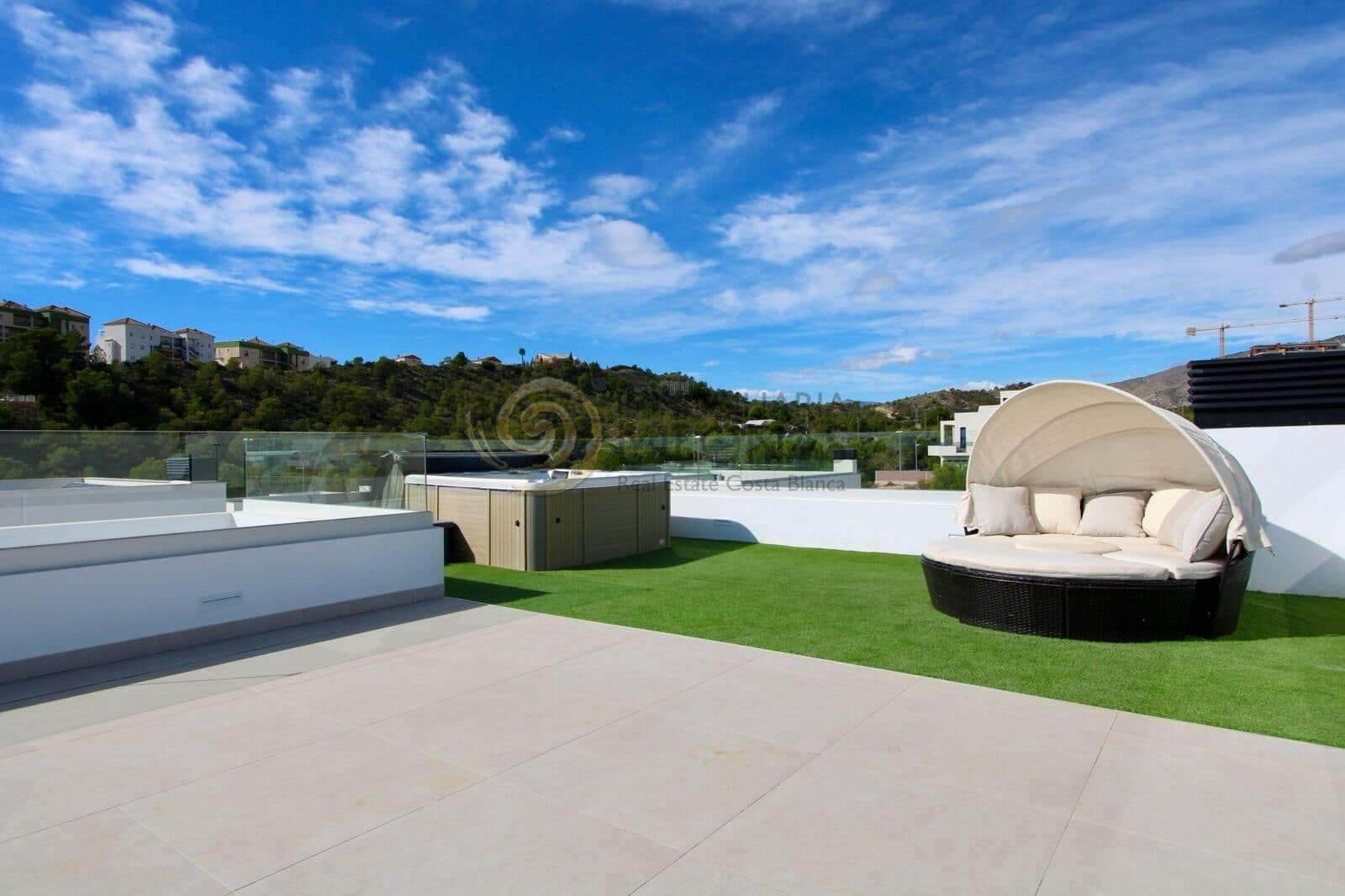 3 bedroom Villa for sale in Finestrat with pool garage - € 799,000 (Ref: 9341297)