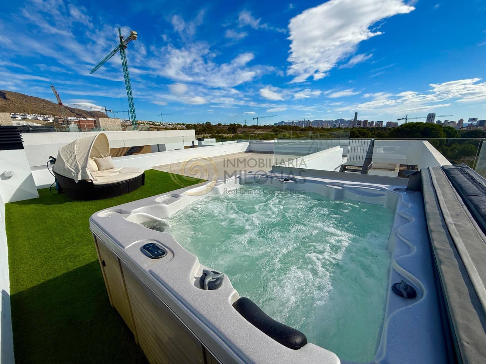 3 bedroom Villa for sale in Finestrat with pool garage - € 799,000 (Ref: 9341297)