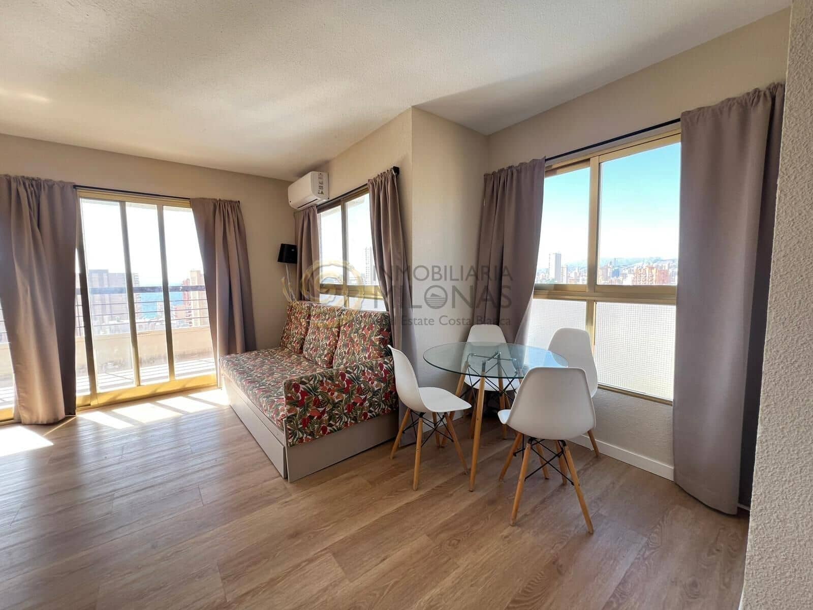 1 quarto Apartamento para venda em Benidorm com piscina - 209 000 € (Ref: 9375405)