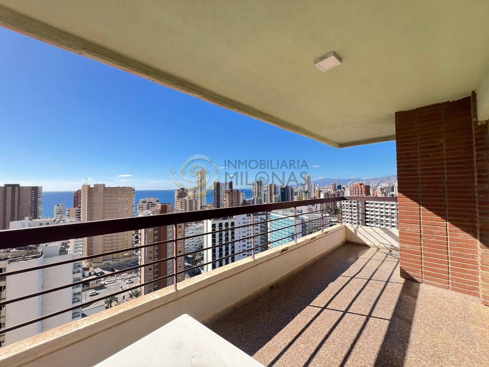 1 quarto Apartamento para venda em Benidorm com piscina - 209 000 € (Ref: 9375405)
