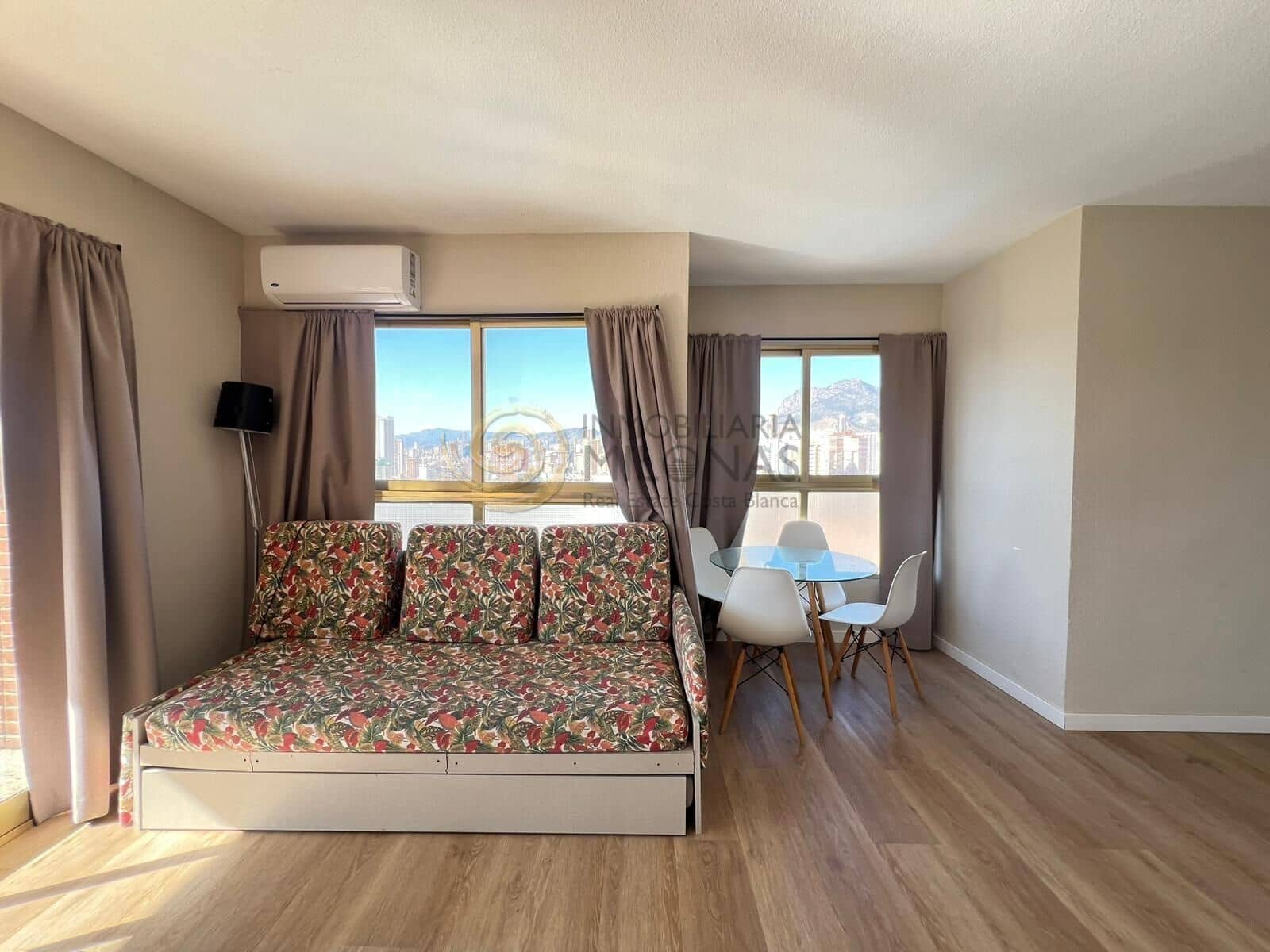 1 quarto Apartamento para venda em Benidorm com piscina - 209 000 € (Ref: 9375405)