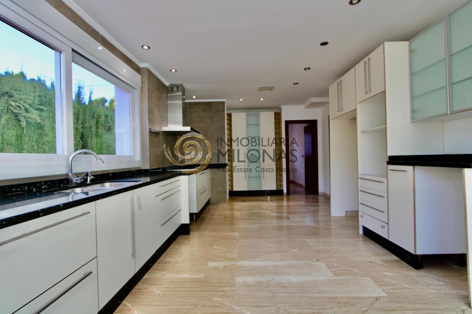 5 soverom Villa til leie i Benidorm med svømmebasseng - € 3 000 (Ref: 9385709)