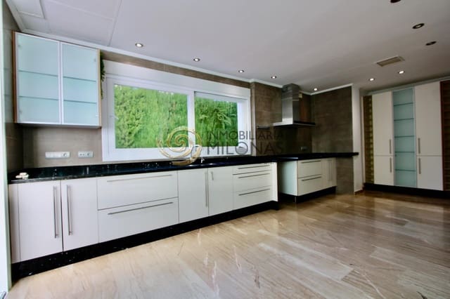 5 soverom Villa til leie i Benidorm med svømmebasseng - € 3 000 (Ref: 9385709)