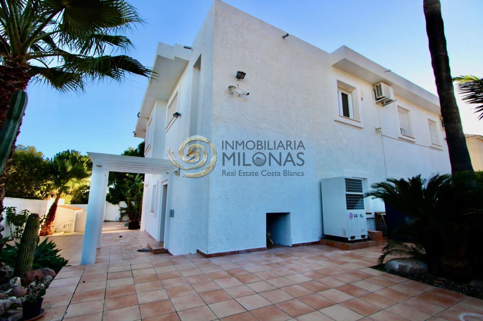 5 soverom Villa til leie i Benidorm med svømmebasseng - € 3 000 (Ref: 9385709)