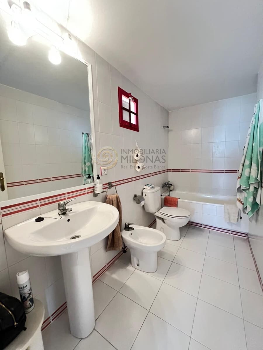 1 soveværelse Lejlighed til salg i Benidorm med swimmingpool garage - € 178.500 (Ref: 9390982)