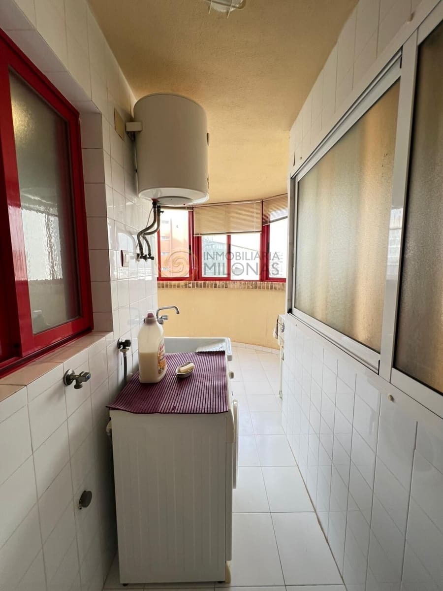 1 soveværelse Lejlighed til salg i Benidorm med swimmingpool garage - € 178.500 (Ref: 9390982)