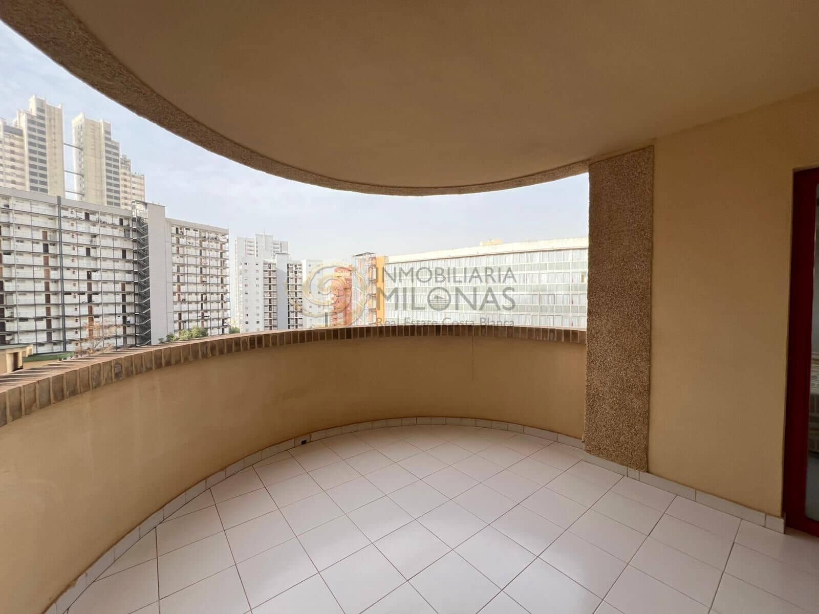 1 soveværelse Lejlighed til salg i Benidorm med swimmingpool garage - € 178.500 (Ref: 9390982)