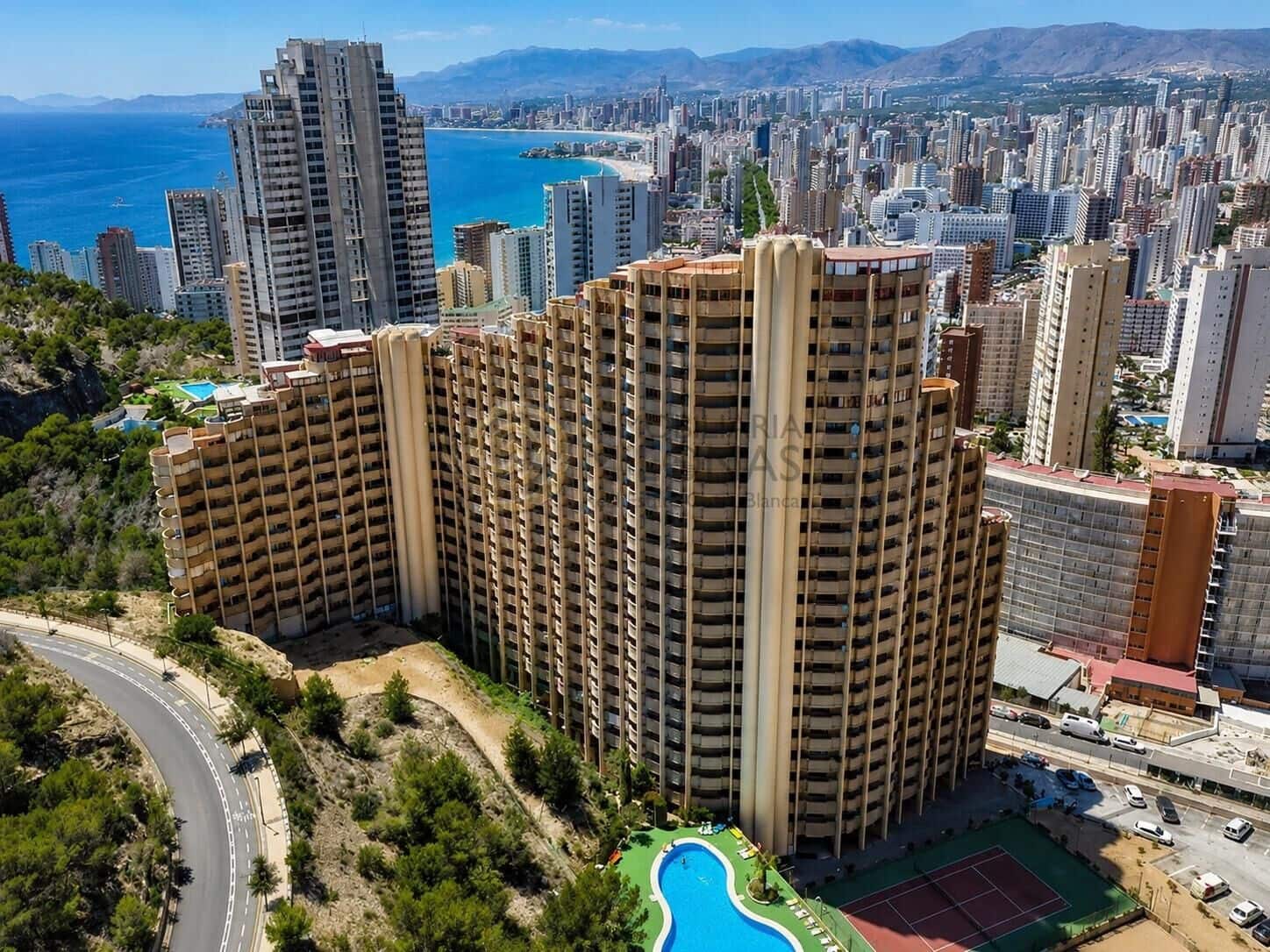 1 bedroom Flat for sale in Benidorm with pool garage - € 189,000 (Ref: 9390982)