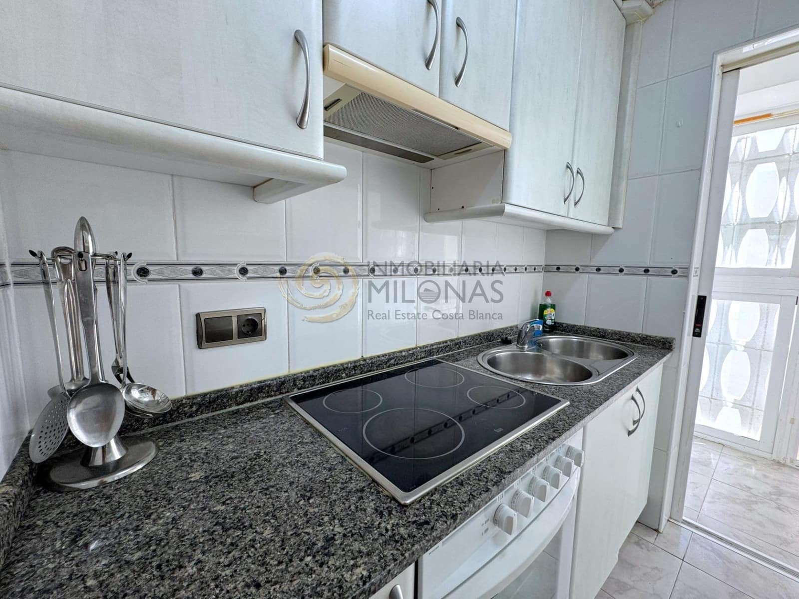 2 sypialnia Apartament do wynajęcia w Benidorm z basenem - 1 200 € (Ref: 9401233)