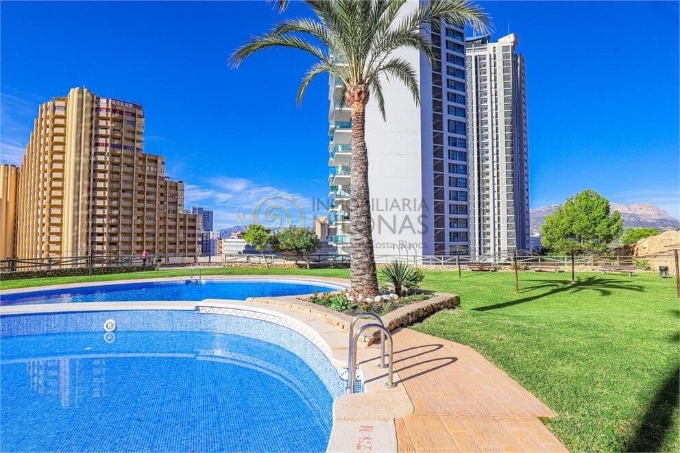 2 soveværelse Lejlighed til salg i Benidorm med swimmingpool garage - € 424.500 (Ref: 9401234)