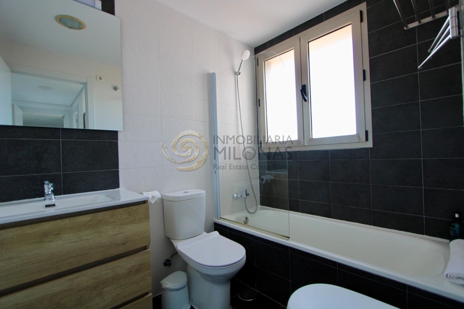 2 soveværelse Lejlighed til salg i Benidorm med swimmingpool garage - € 424.500 (Ref: 9401234)