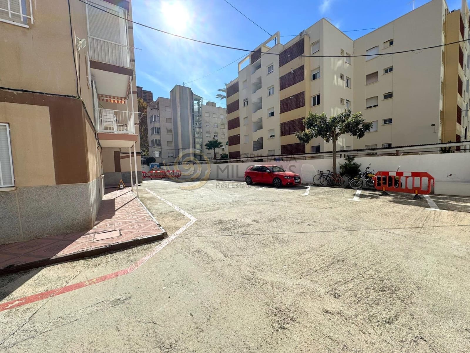1 bedroom Apartment for sale in Benidorm with pool - € 149,900 (Ref: 9406715)