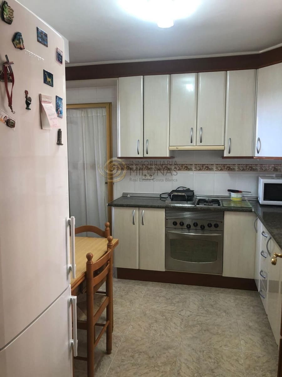 2 bedroom Apartment for rent in Benidorm with pool garage - € 1,100 (Ref: 9495369)