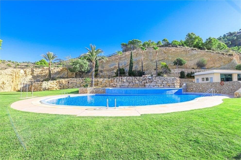 2 bedroom Apartment for sale in Benidorm with pool - € 329,000 (Ref: 9605071)