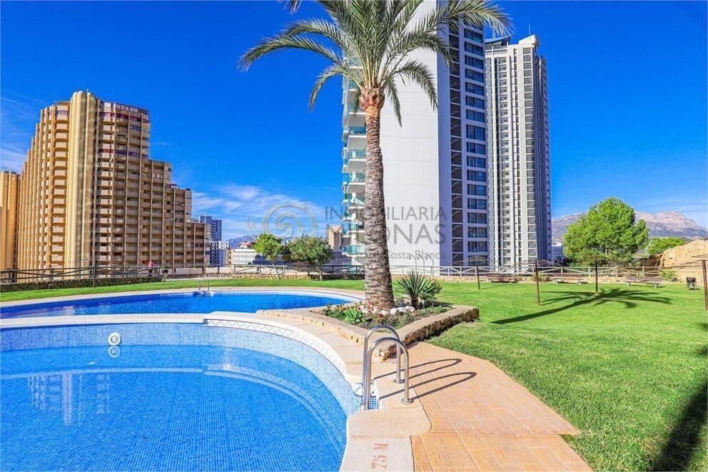 2 bedroom Apartment for sale in Benidorm with pool - € 329,000 (Ref: 9605071)