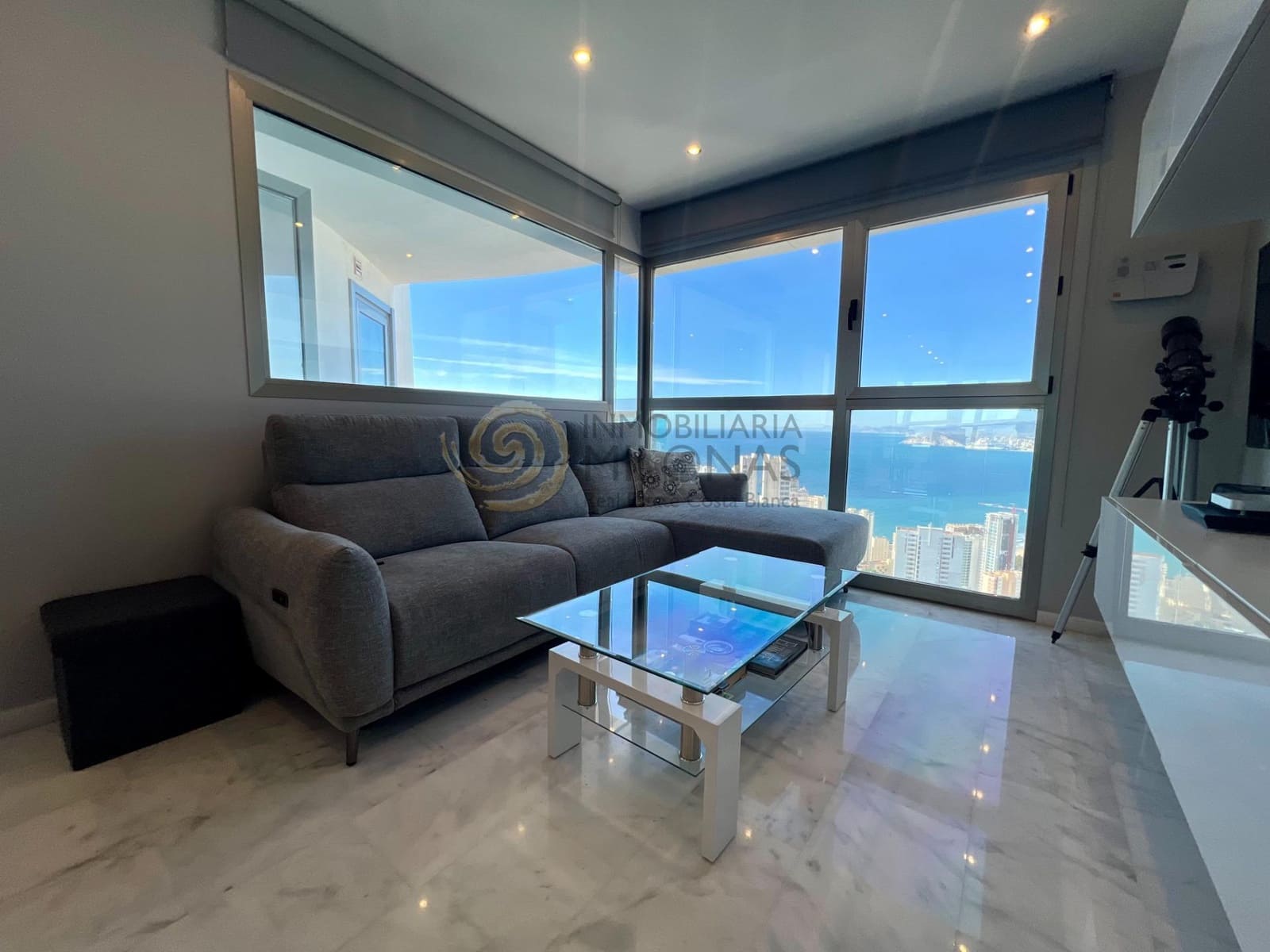 2 bedroom Apartment for sale in Benidorm with pool - € 329,000 (Ref: 9605071)