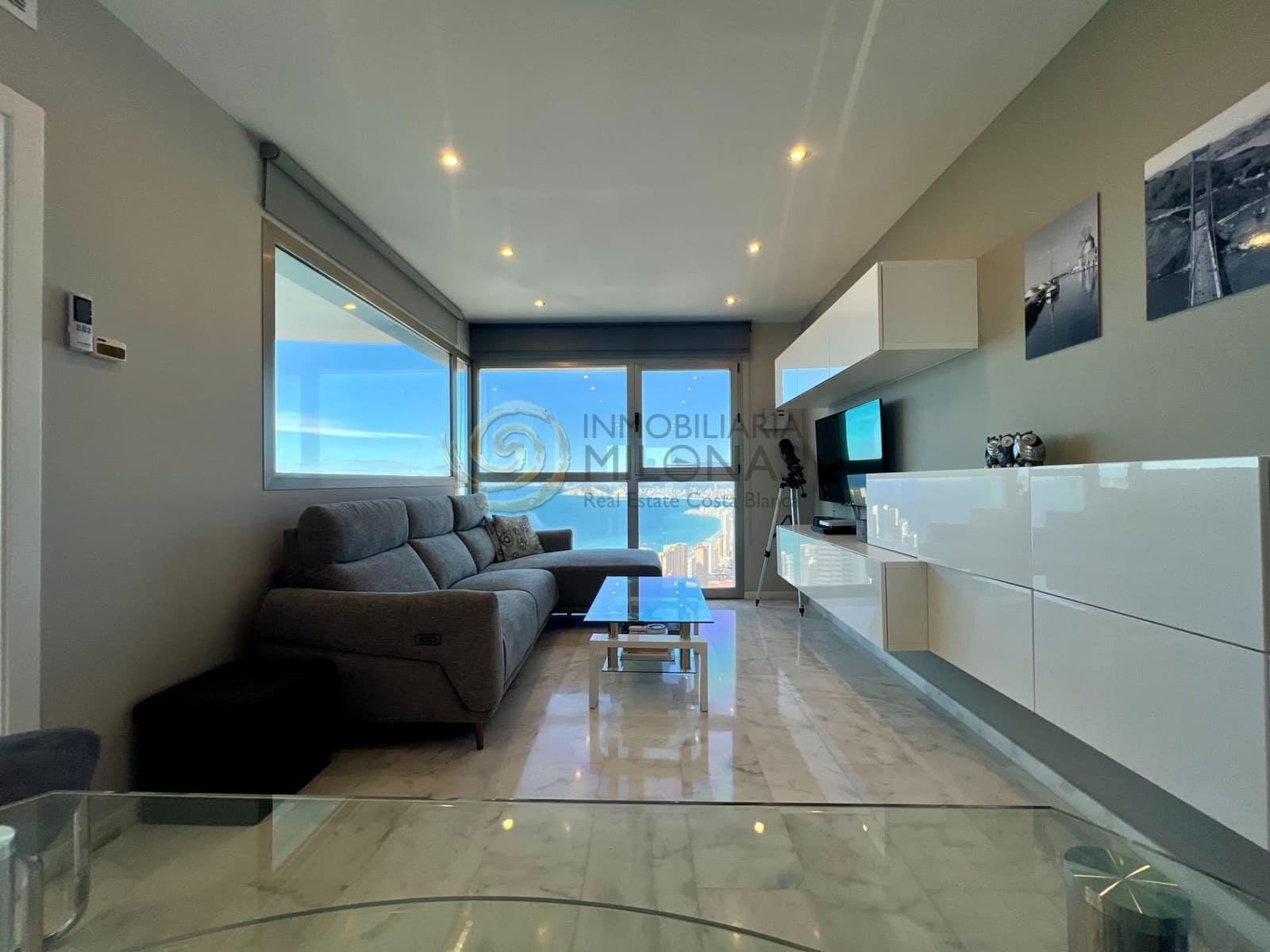 2 bedroom Apartment for sale in Benidorm with pool - € 329,000 (Ref: 9605071)