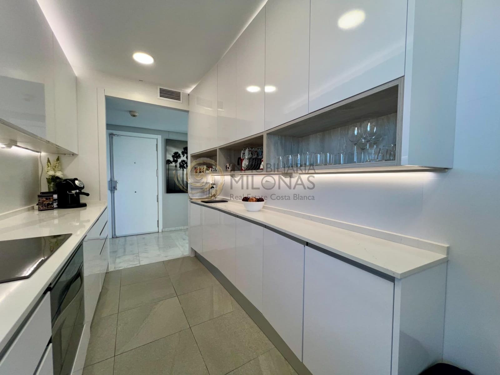 2 bedroom Apartment for sale in Benidorm with pool - € 329,000 (Ref: 9605071)