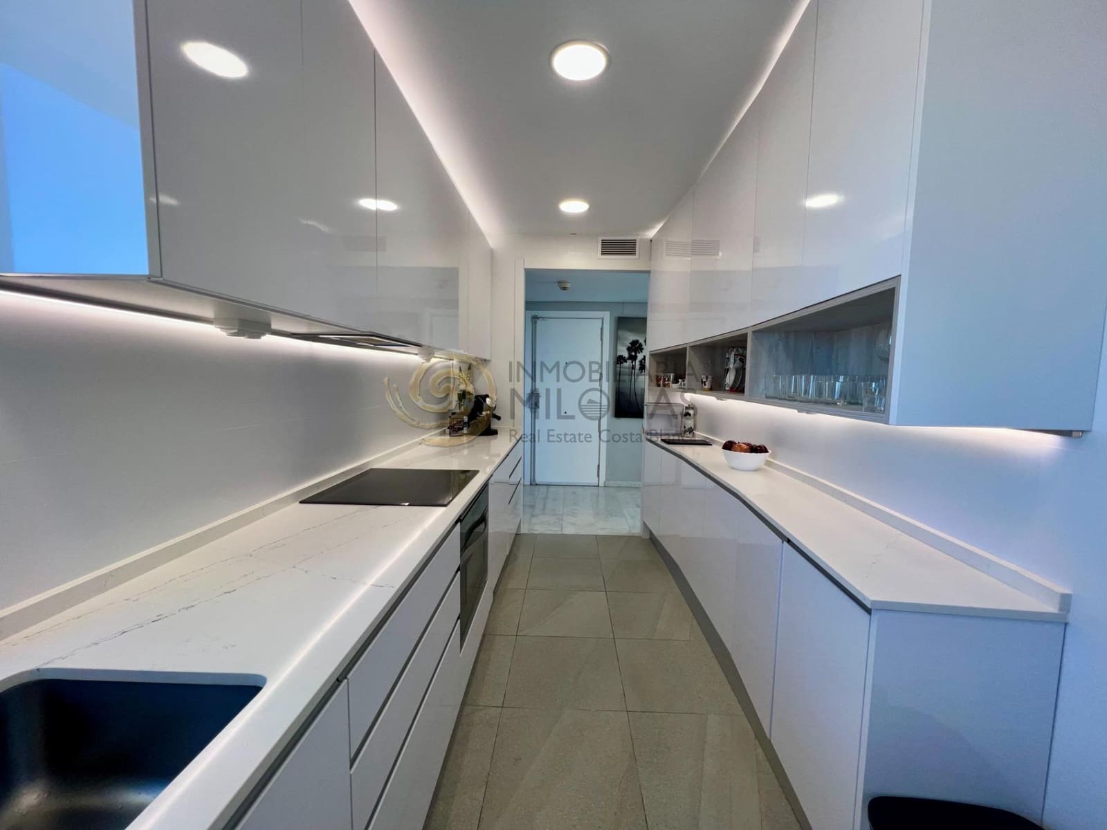 2 bedroom Apartment for sale in Benidorm with pool - € 329,000 (Ref: 9605071)