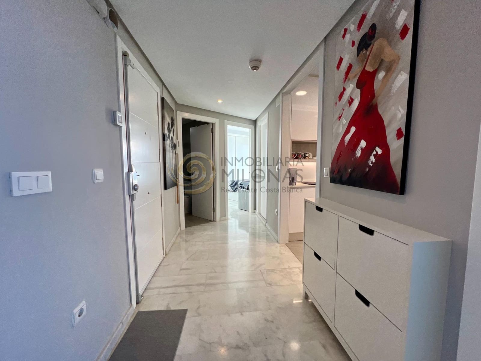 2 bedroom Apartment for sale in Benidorm with pool - € 329,000 (Ref: 9605071)