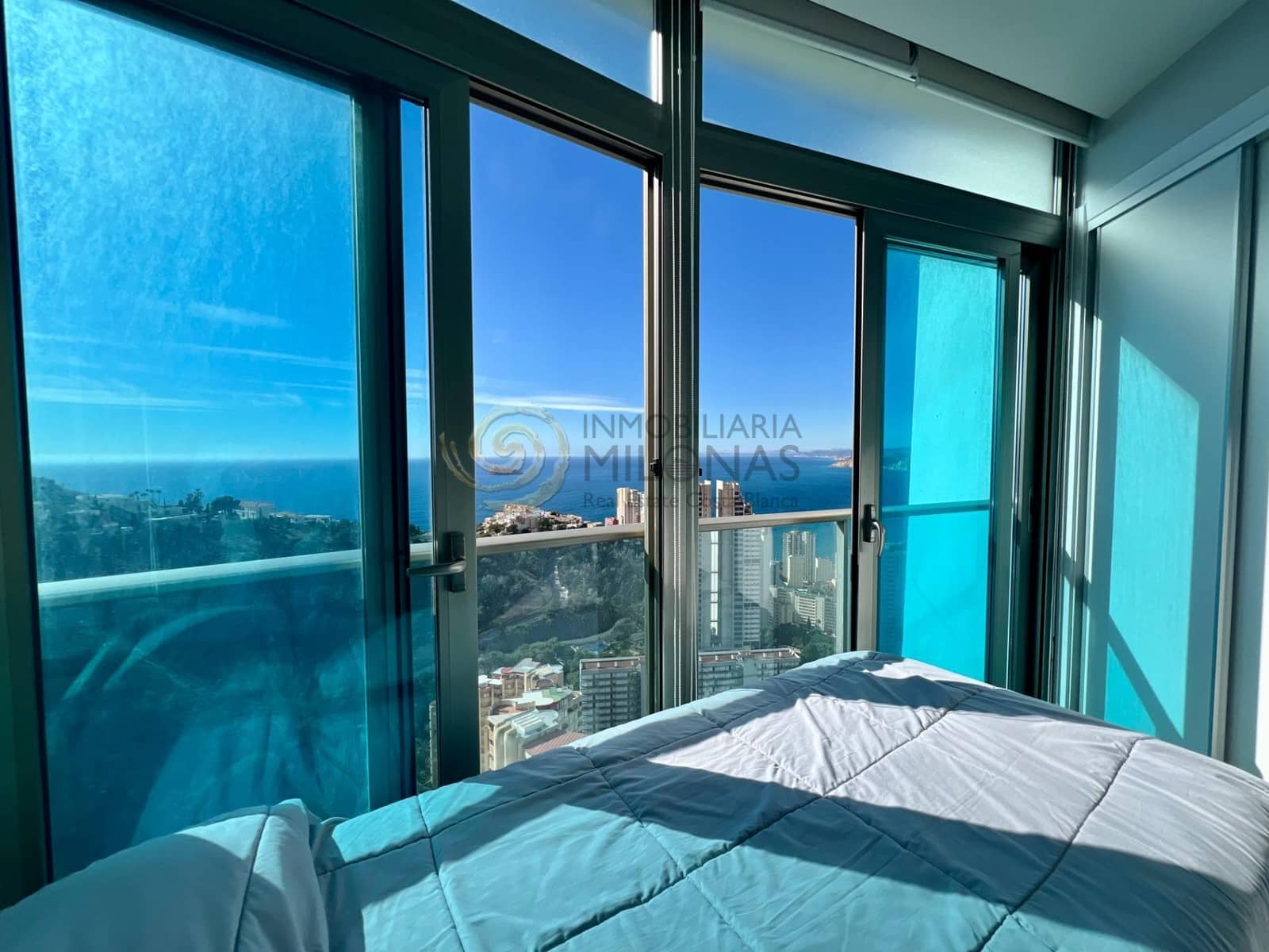 2 bedroom Apartment for sale in Benidorm with pool - € 329,000 (Ref: 9605071)