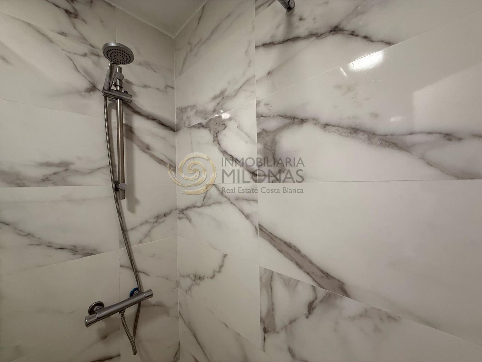 2 makuuhuone Asunto vuokrattavana paikassa Benidorm mukana uima-altaan - 1 100 € (Ref: 9608155)